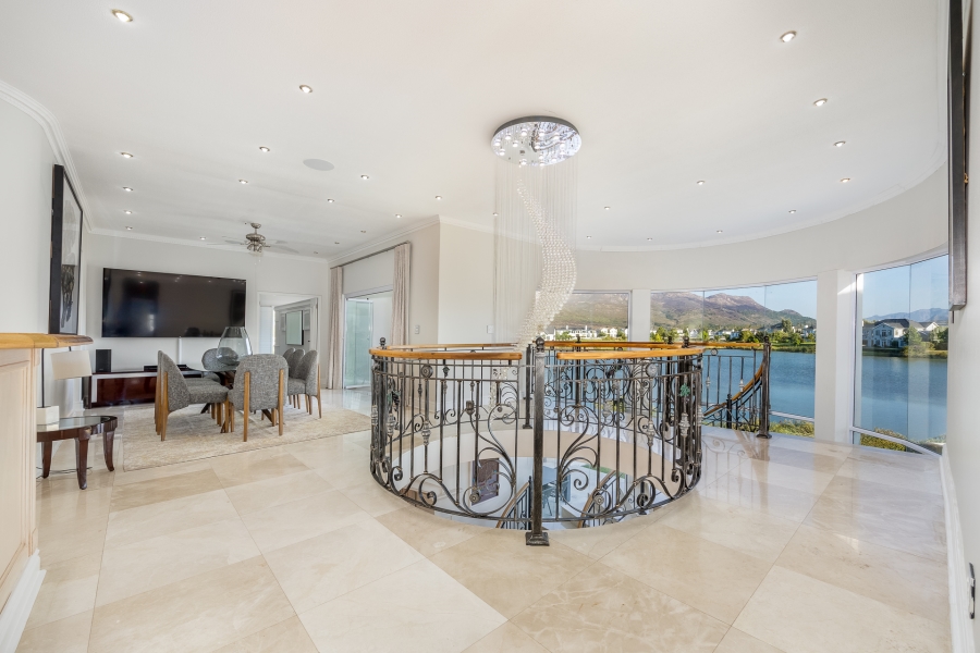 5 Bedroom Property for Sale in Val De Vie Estate Western Cape